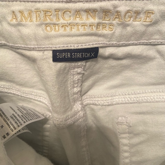 American Eagle White Denim Short - Picture 2 of 4